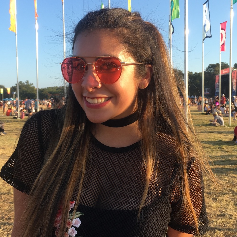 Meet your Posher, Alejandra